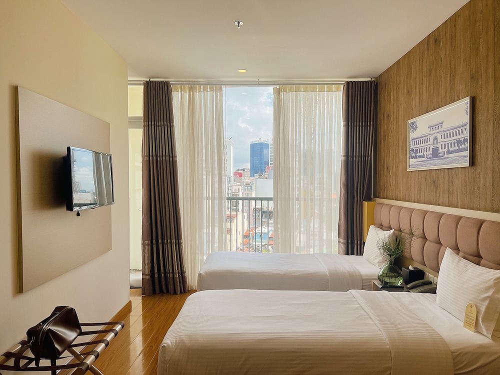 GK Central Hotel 21/80