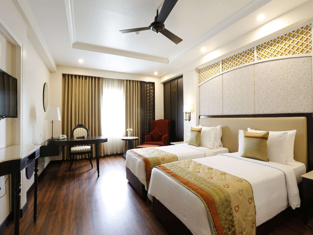 La Place Sarovar Portico Lucknow 11/55