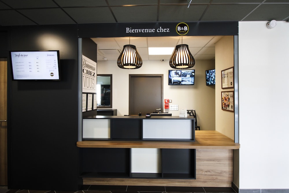 B And B Hotel Montelimar Sud 36/38