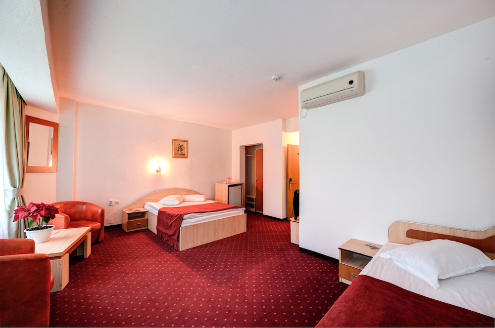 Hotel Cornul Vanatorului 35/68