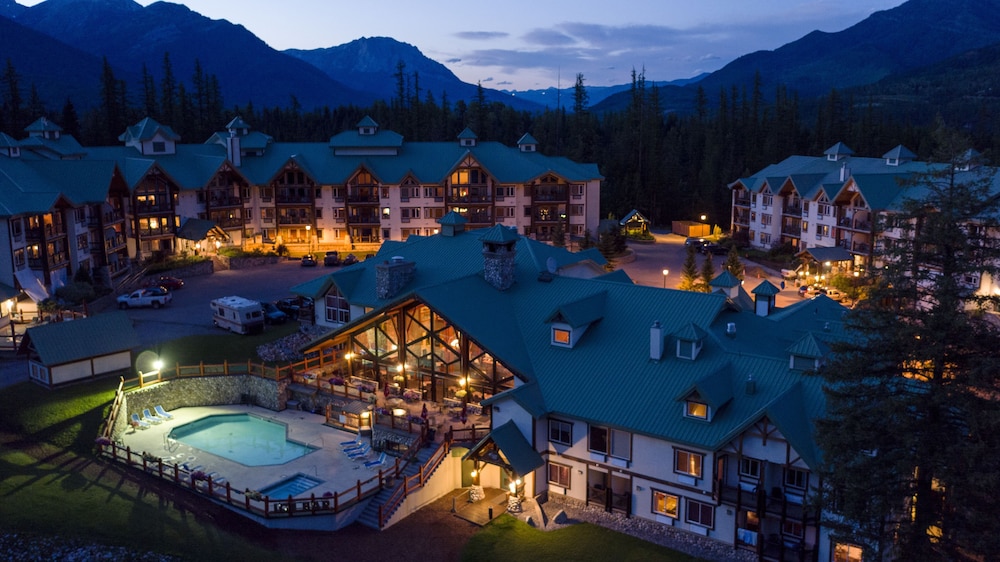 Lizard Creek Lodge 16/52
