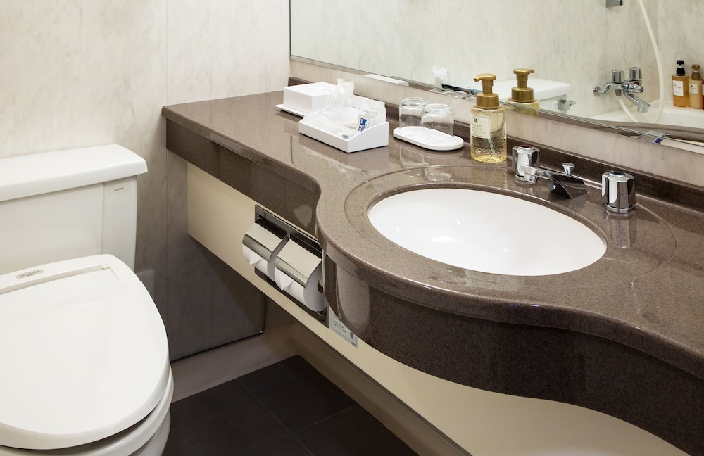 Hotel Grand Hills Shizuoka (ex Hotel Century Shizuoka) 35/36