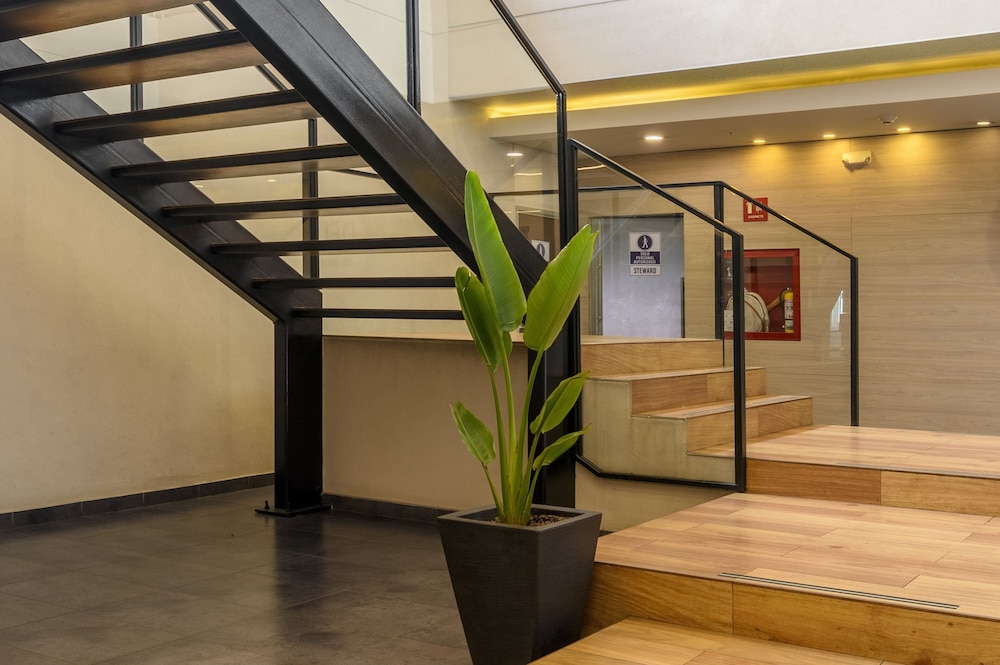 City Express Plus by Marriott Bogota Aeropuerto 39/62
