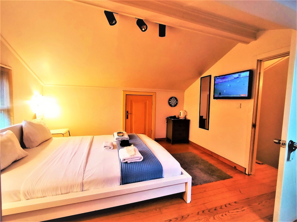 Dreamers B&B 11/50