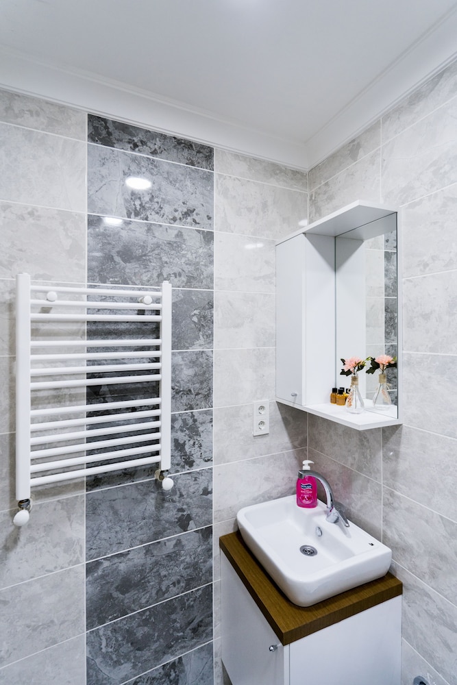 Atam Suites Apart 41/50