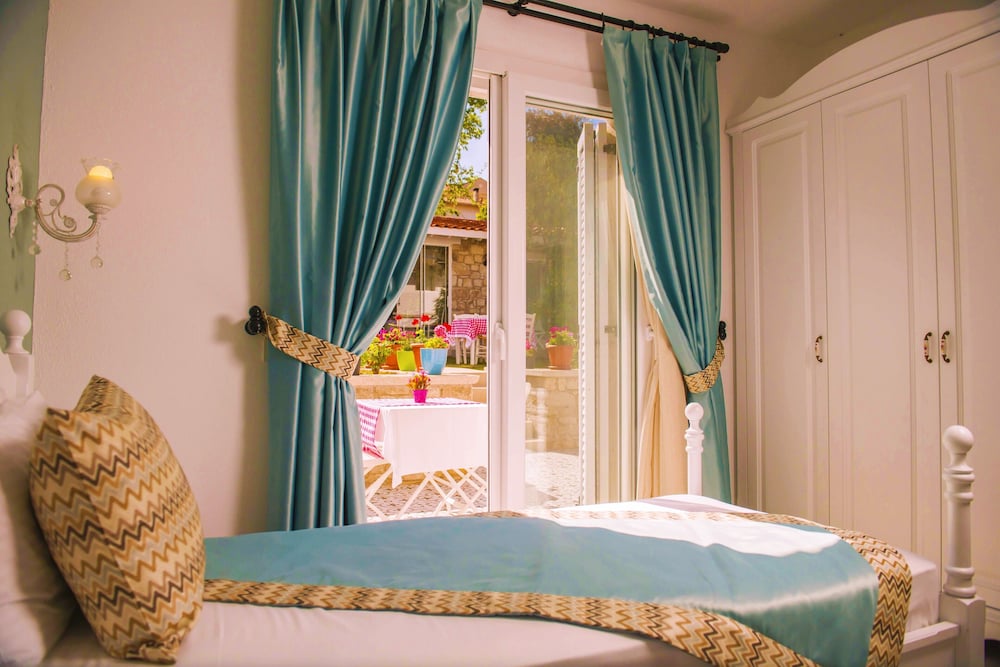 Selin Hotel 25/50