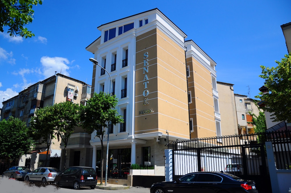 Senator Hotel 48/50