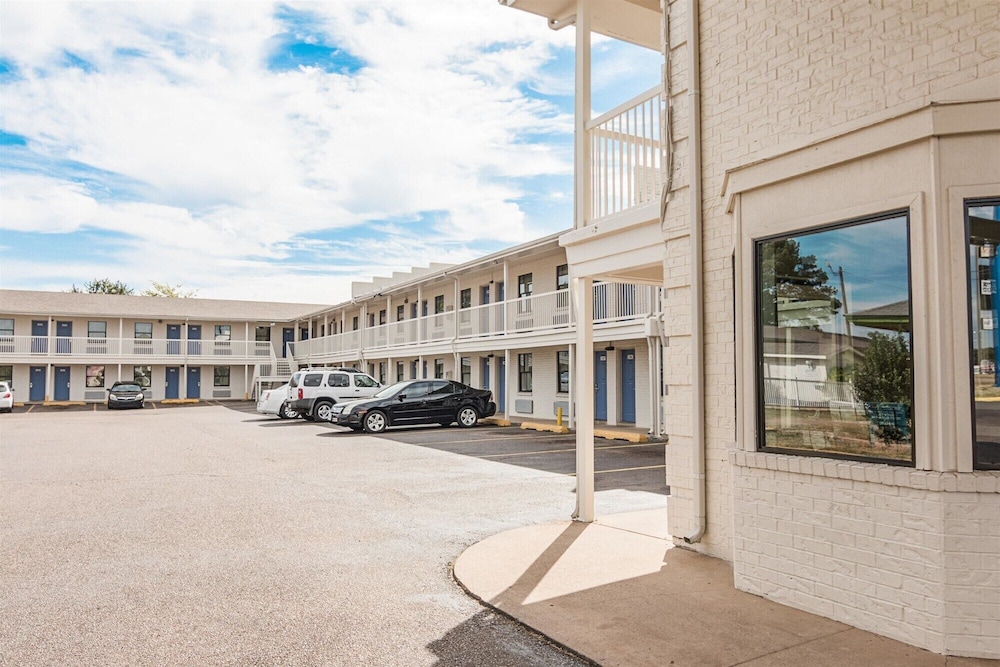 Motel6 Texarkana, AR 33/41