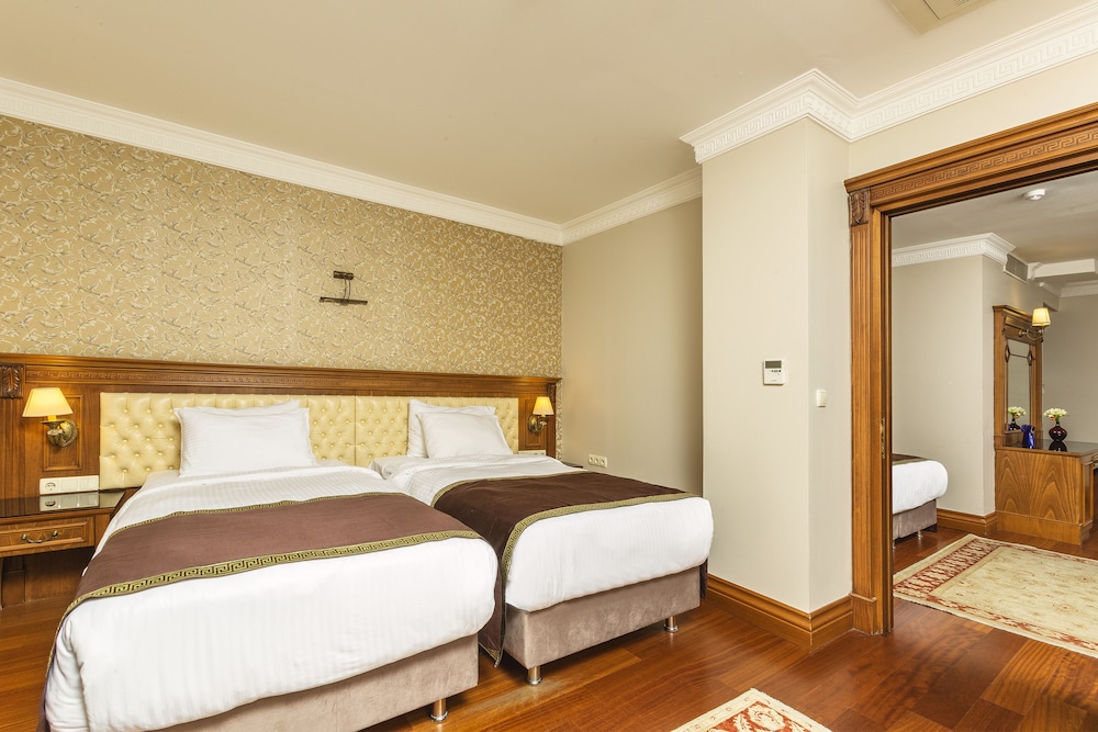 Acra Hotel 26/67