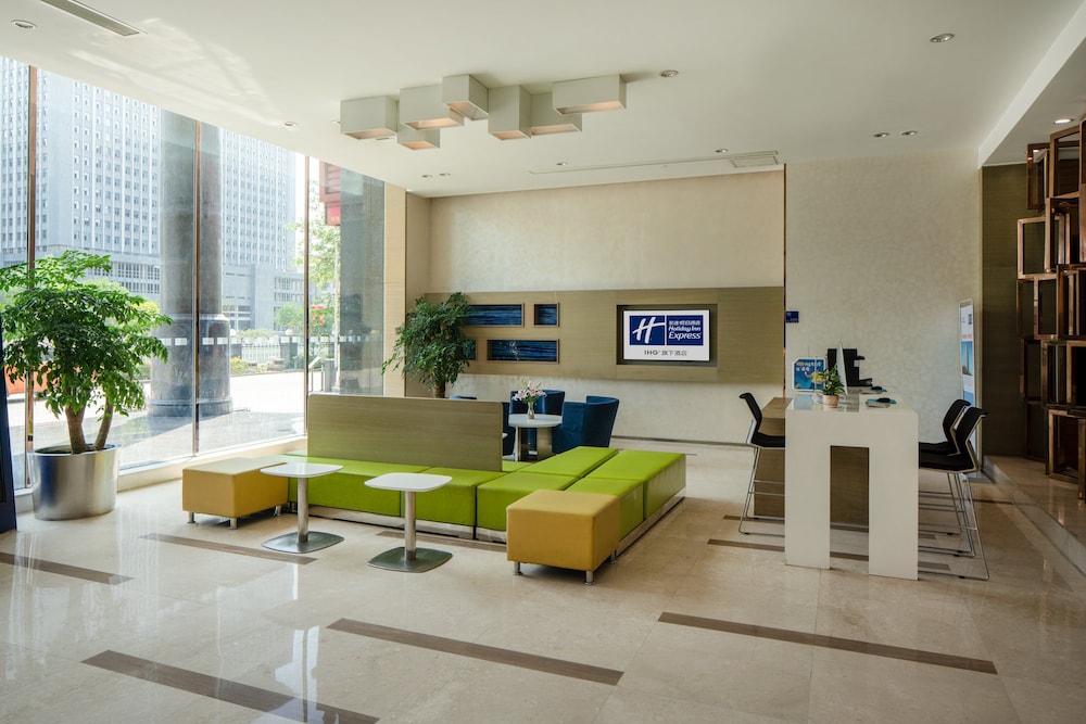 Holiday Inn Express Luoyang City Center 44/72