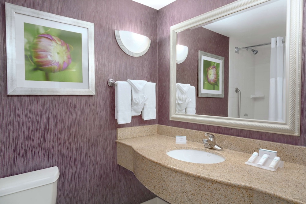 Hilton Garden Inn-Springfield Ma 8/24