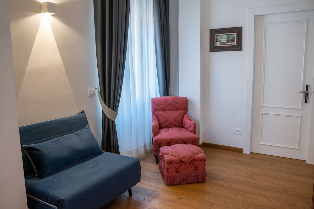 Residenza Degli Speziali 38/48