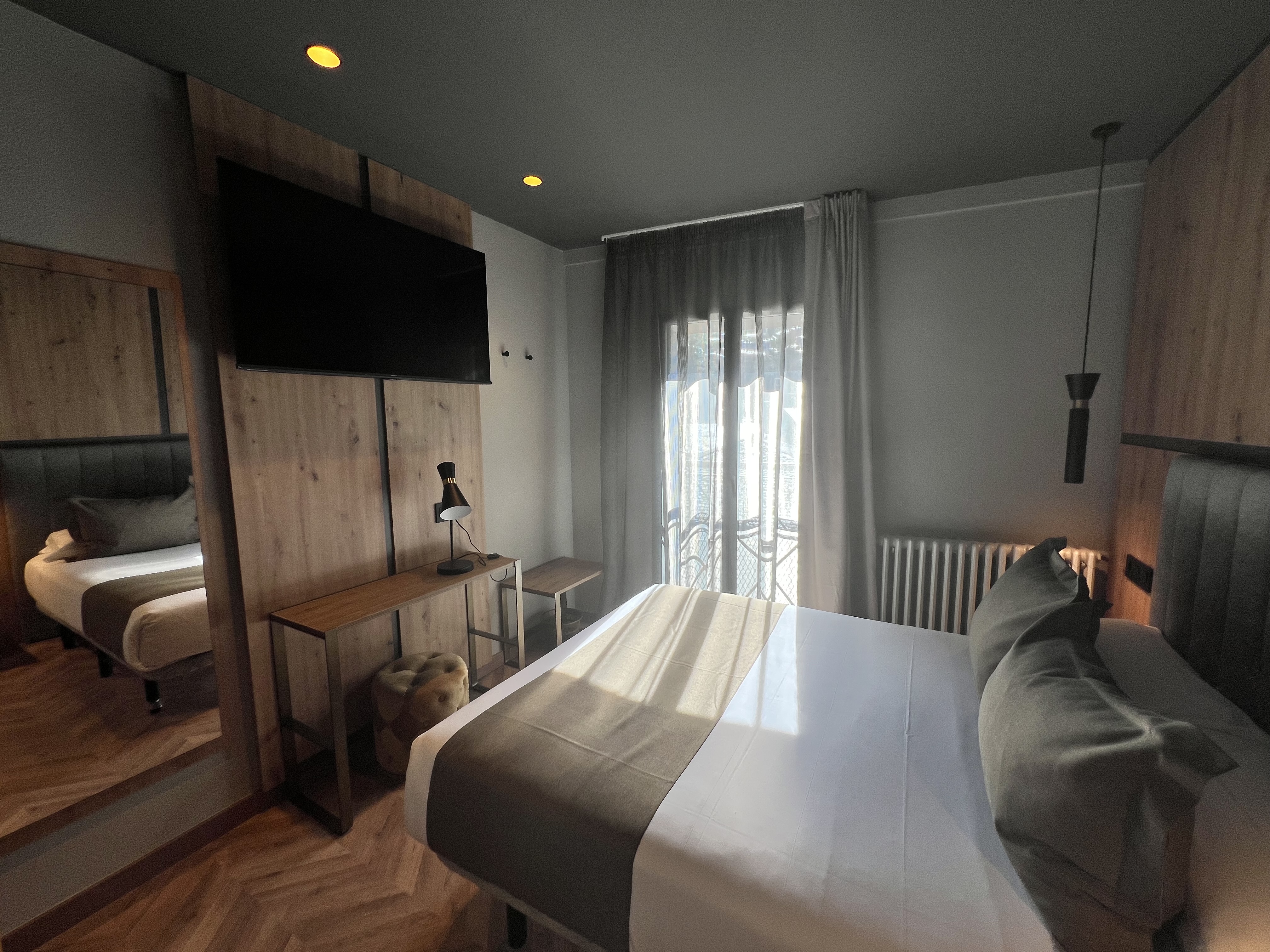 Room, Double Bed
