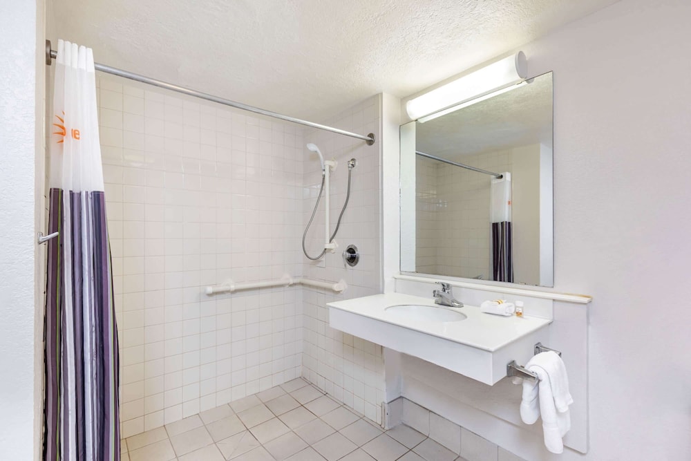 La Quinta Inn El Paso West 22/50