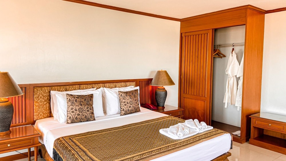 K Park Grand Hotel 34/76