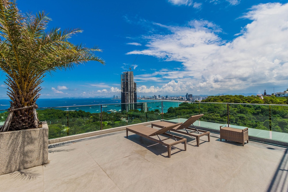 The Point Pratumnak by PSR ASIA 39/50