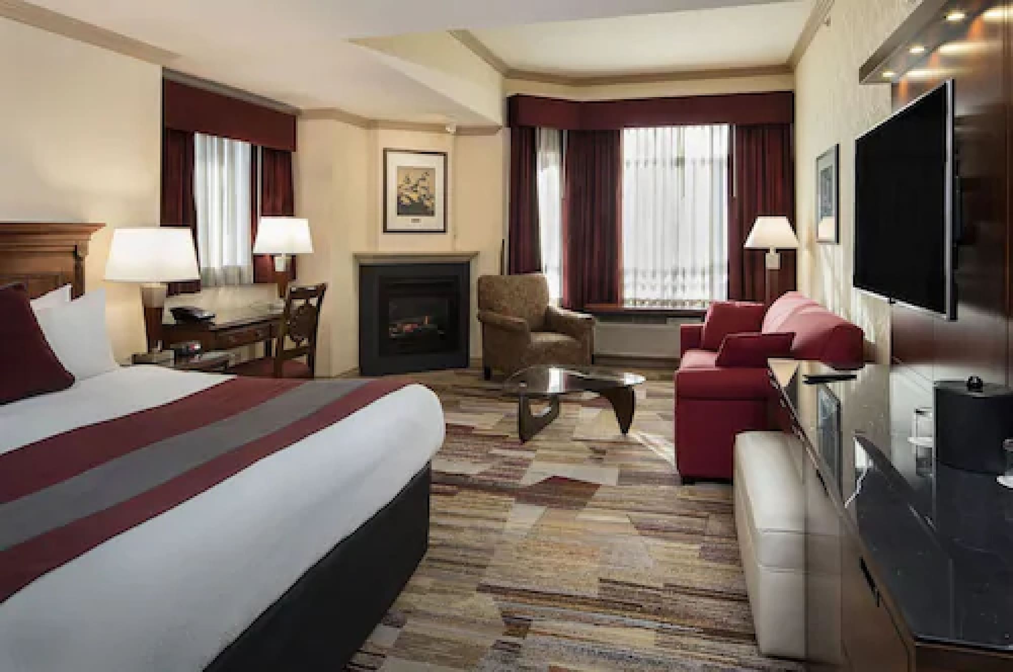 DELUXE JUNIOR SUITE