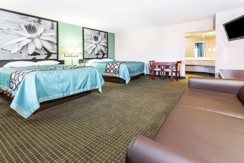 Super 8 By Wyndham Marianna 12/19