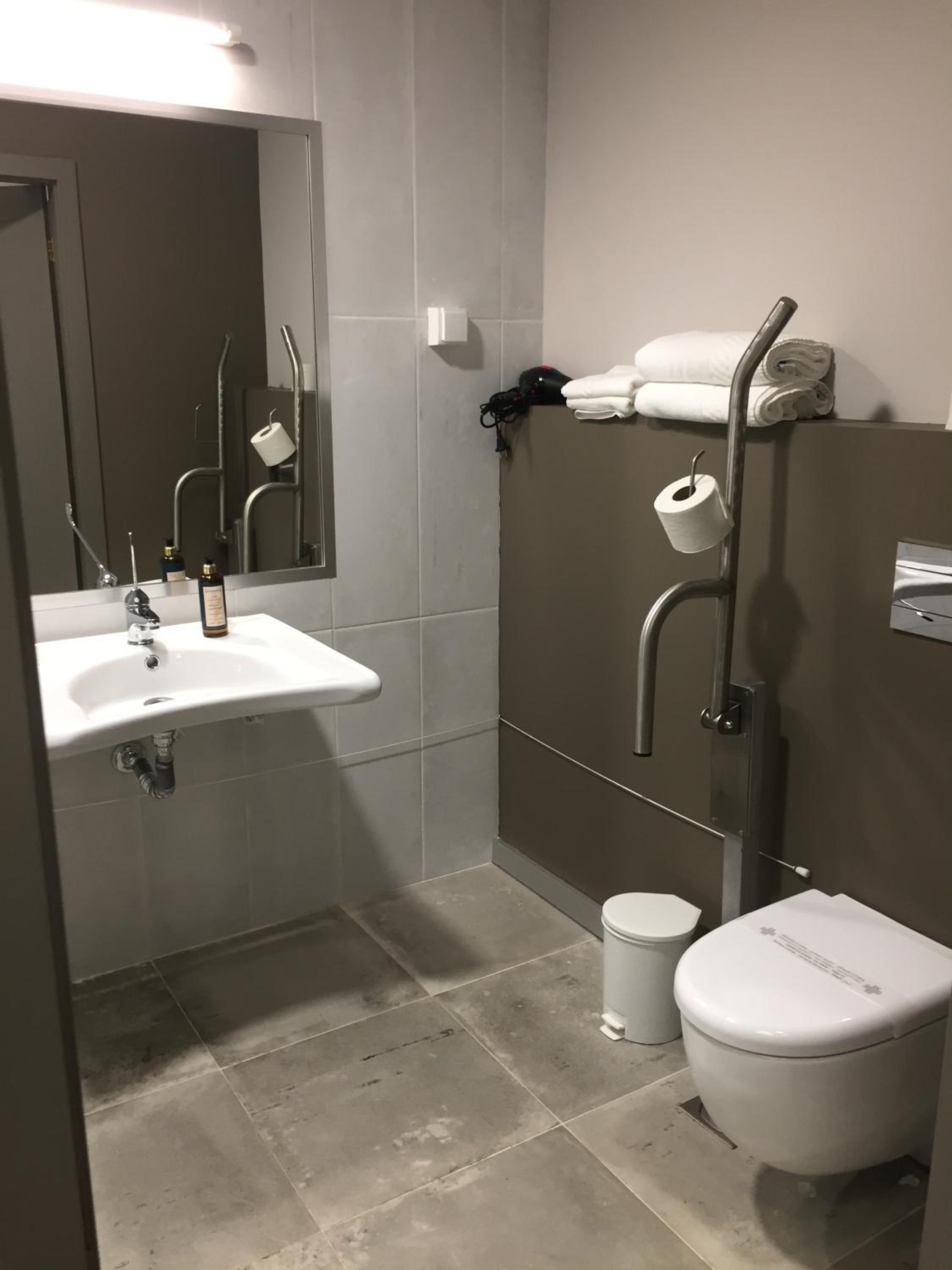 Room, Twin Beds, Accessible
