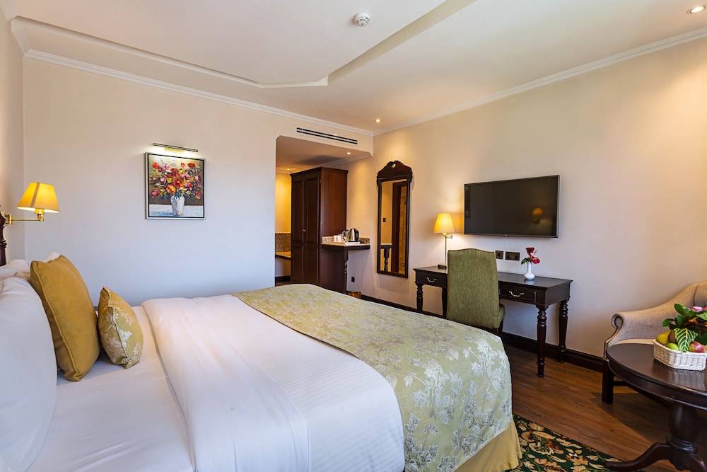 HERITAGE, SUITE