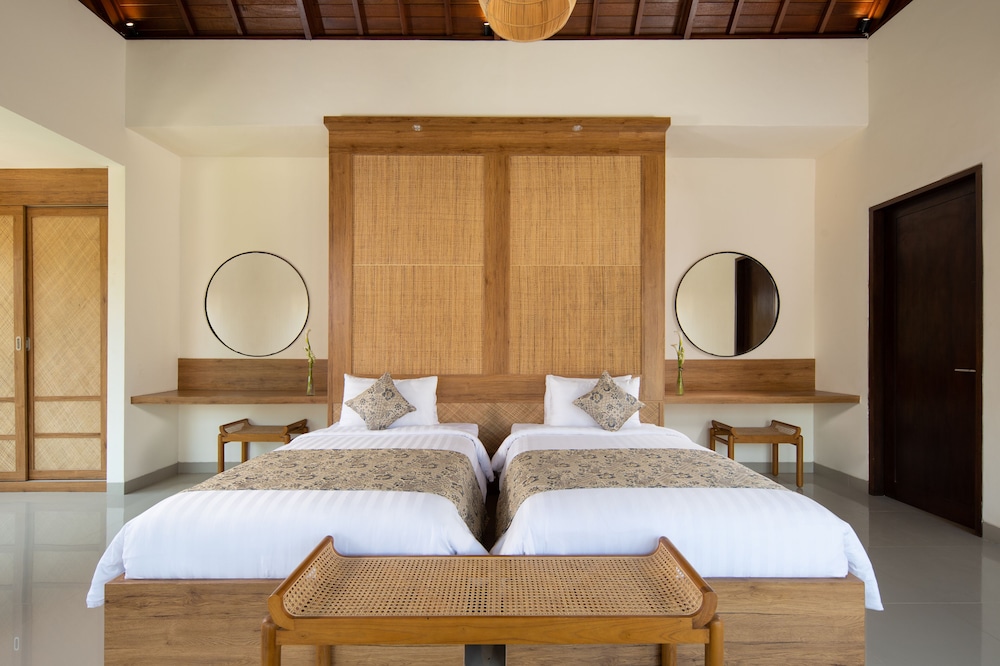 Agrapana Beach Villa 7/20