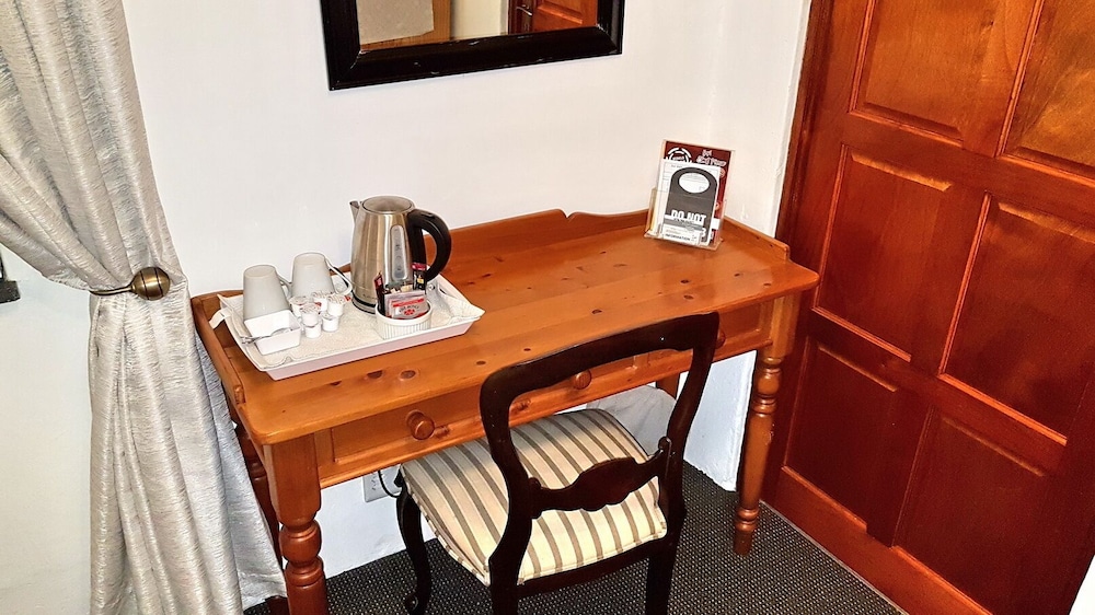 Six Valk Avenue Self Catering Guest House 4/50