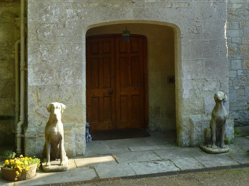 Lisle Combe 26/50