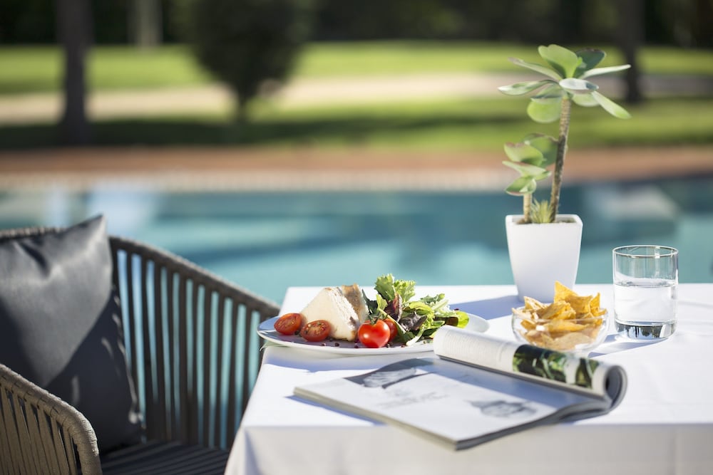 Las Gaviotas Suites Hotel 52/59