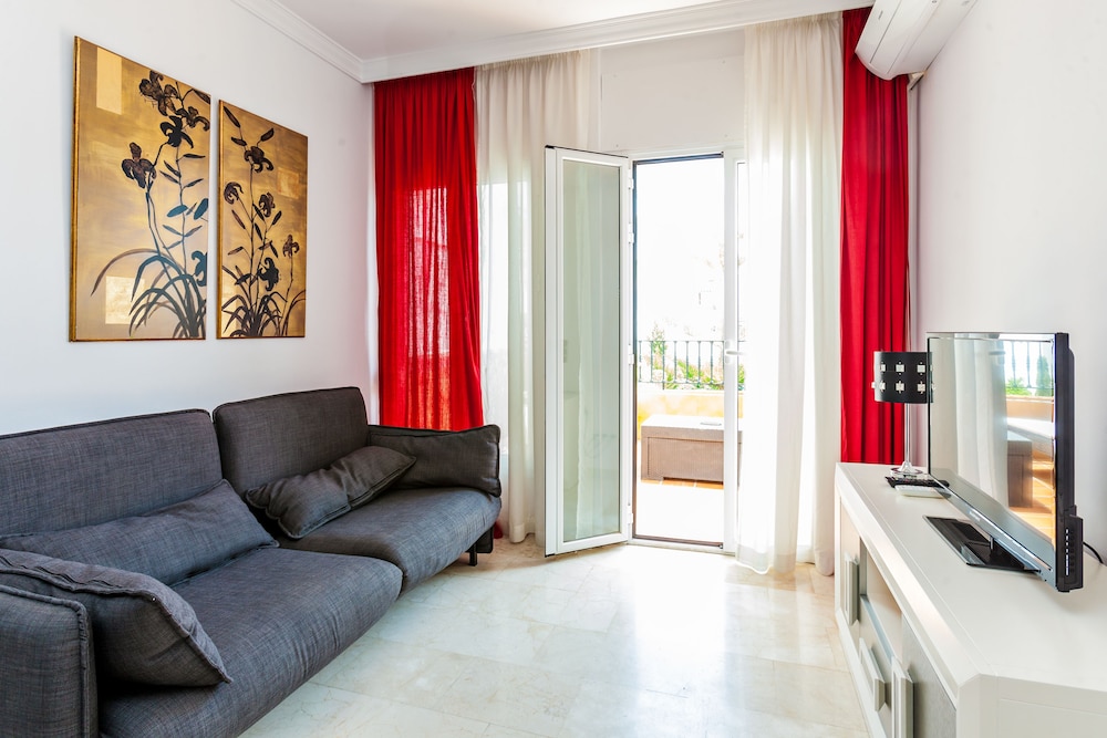 Hostal Abril 35/59