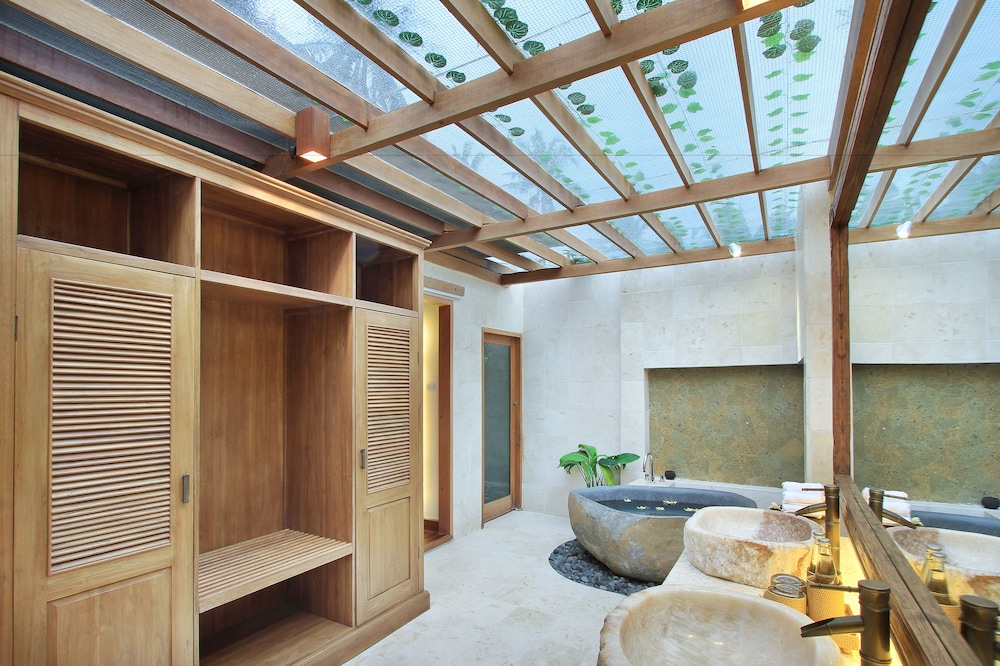 Graha Sandat Villas by Pramana Villas 17/33