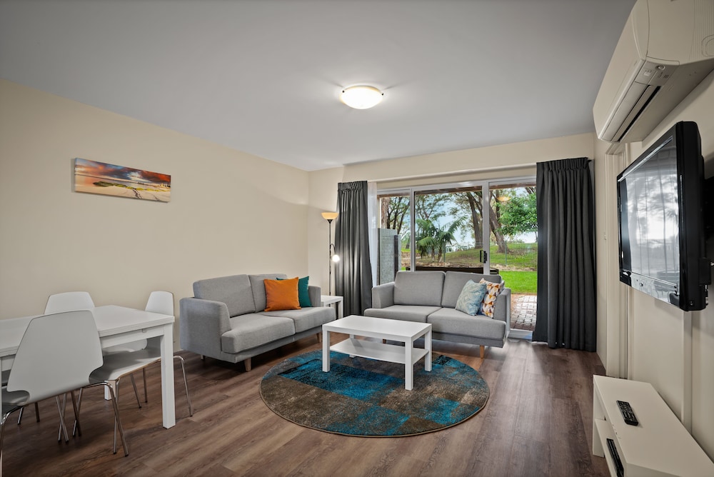 2 Bedrooms, Villa, King and Twin Beds, Beach Front، Broadwater Beach Resort Busselton 6/10