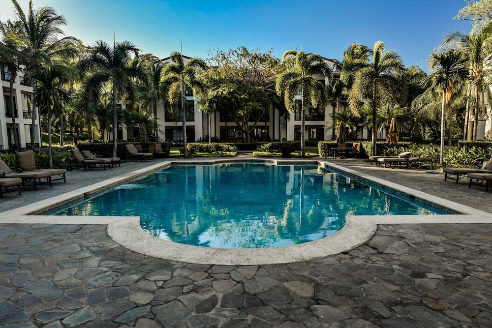 Breeze Private Residence Club 59/64