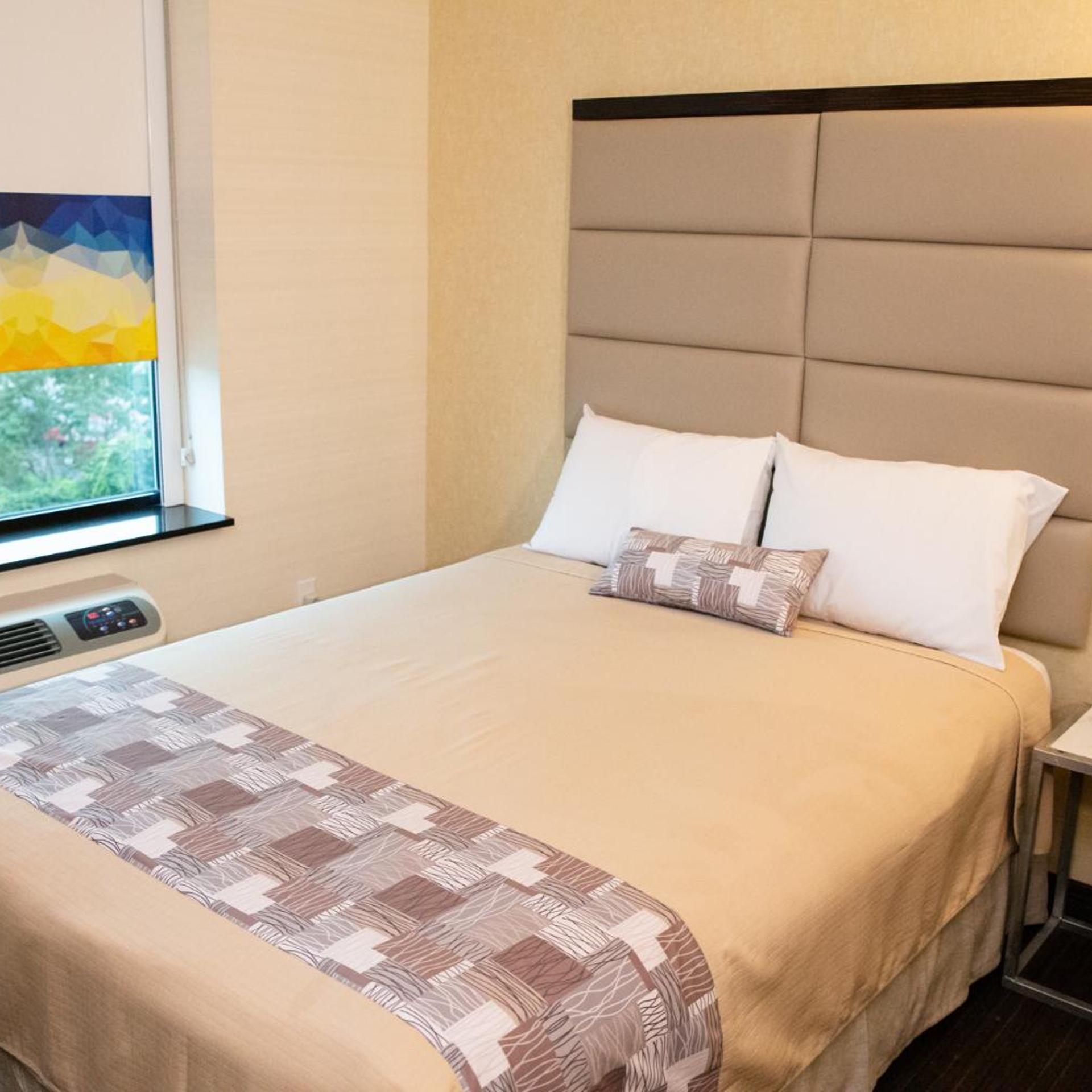7 Days Hotel Bronx 25/61