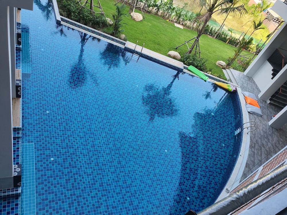 Atom Phuket Hotel -SHA Plus 34/50