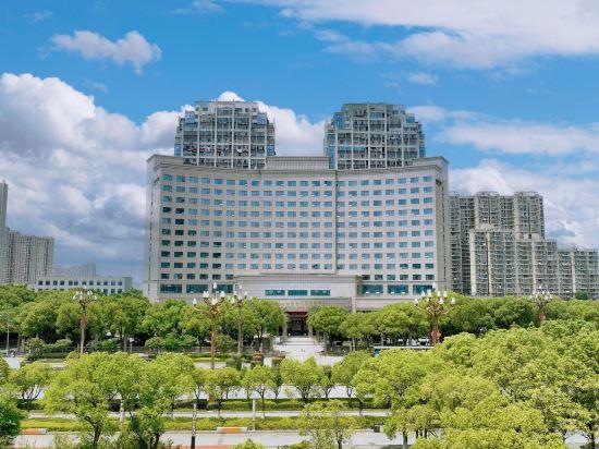 Galactic Garden International Hotel 1/32