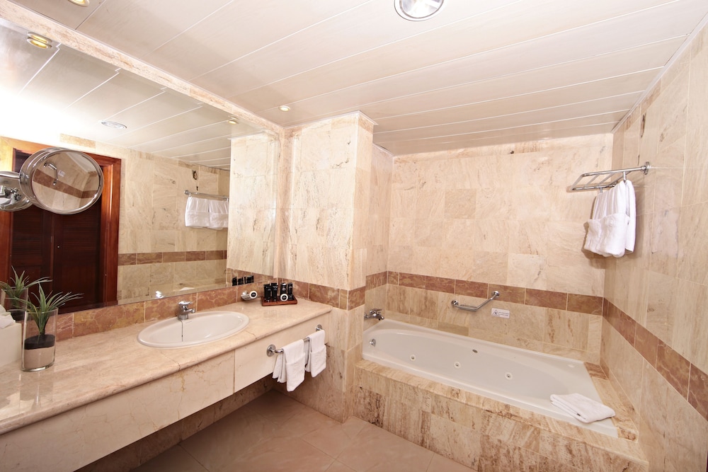 Bahia Principe Escape Aquamarine - Adults Only 23/72