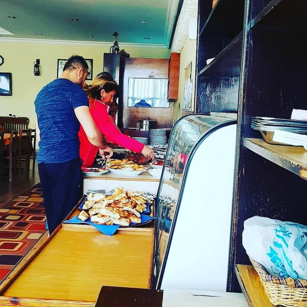 Yakut Hotel 3/50