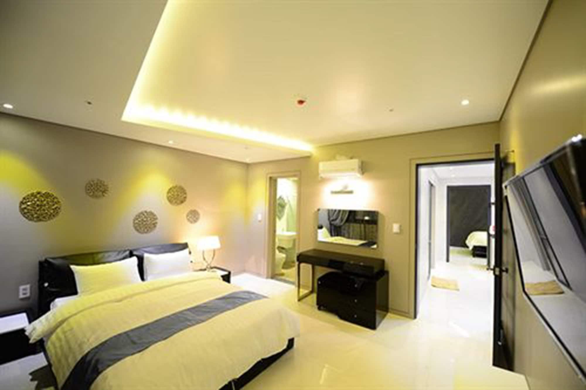 Royal, Residence, Suite, 2 Queen Beds