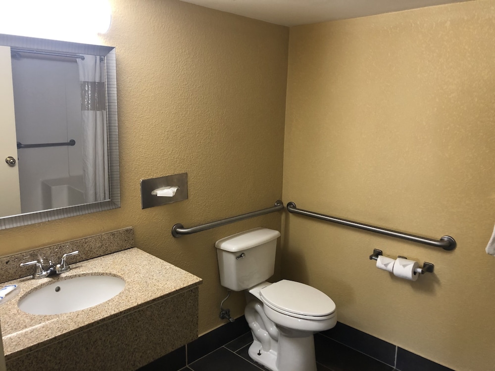Rodeway Inn Joint Base Andrews Area 12/28