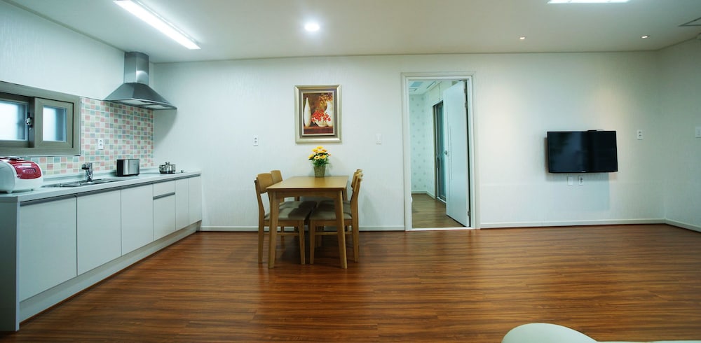 Jeju J Pension 28/37