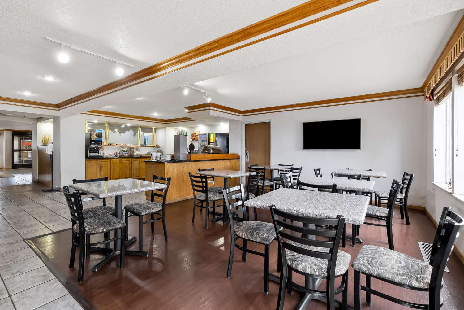 restaurant cafeteria
