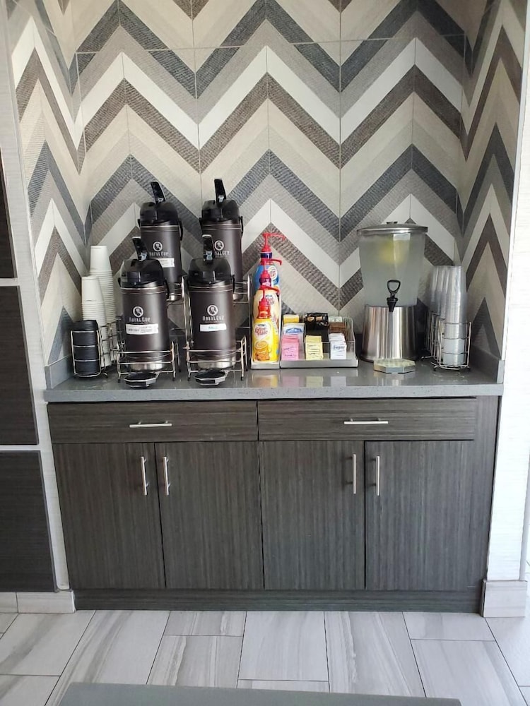 La Quinta Inn & Suites By Wyndham Ponca City 8/45