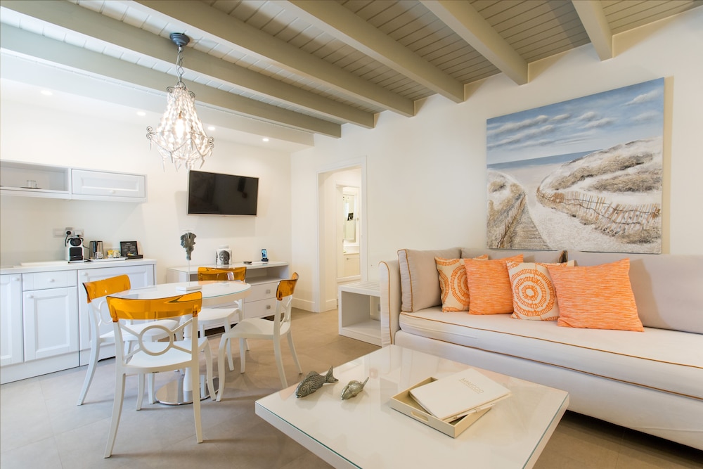 Mareggio Exclusive Residences And Suites 28/50