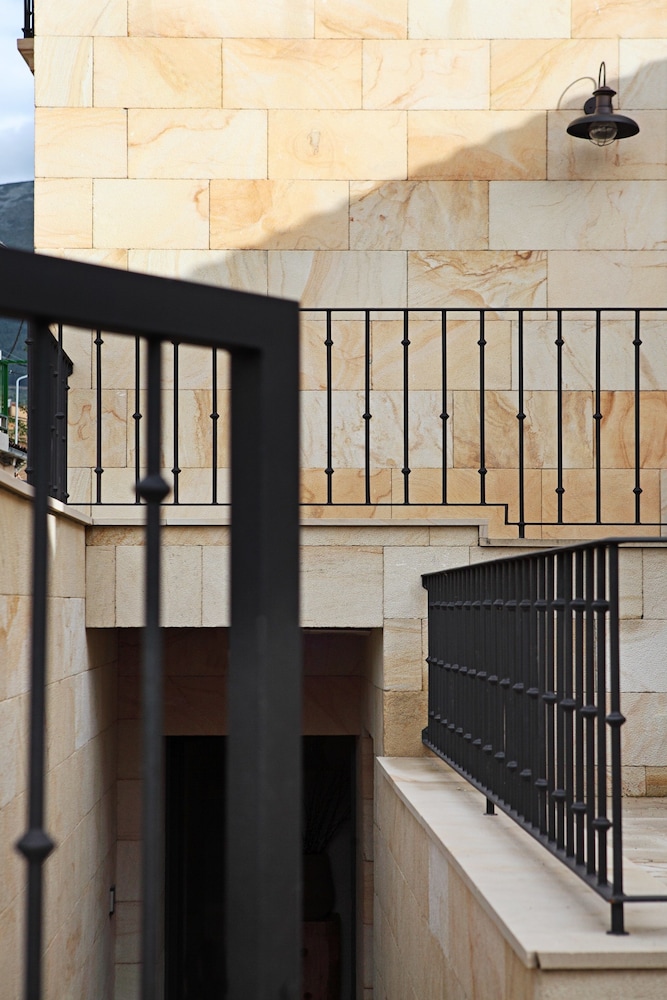 Artesa Suites & Spa 2/36
