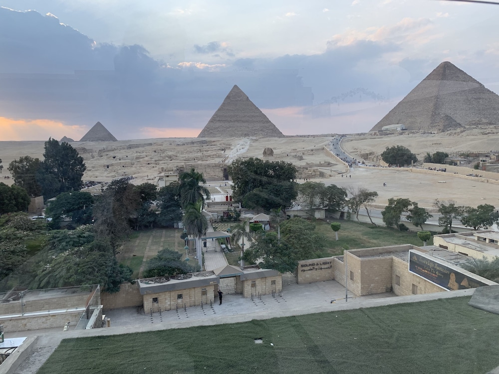 Sahara Pyramids Inn 41/50