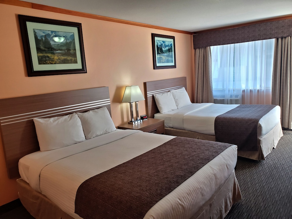 Travelodge by Wyndham Golden Sportsman Lodge 11/44