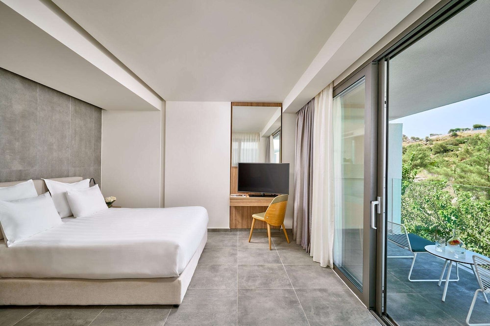 DOUBLE ROOM DELUXE GARDEN VIEW