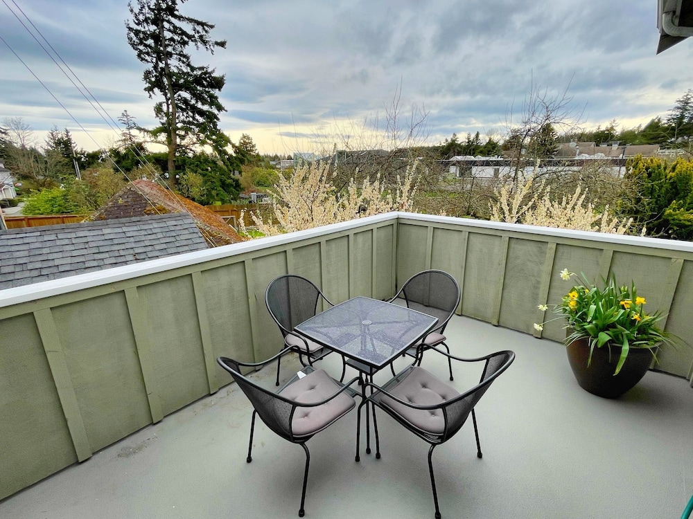 Friday Harbor Grand B&B 43/55