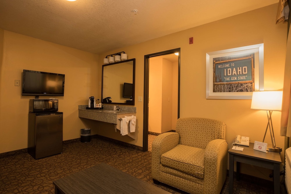 Best Western Sawtooth Inn & Suites 29/34