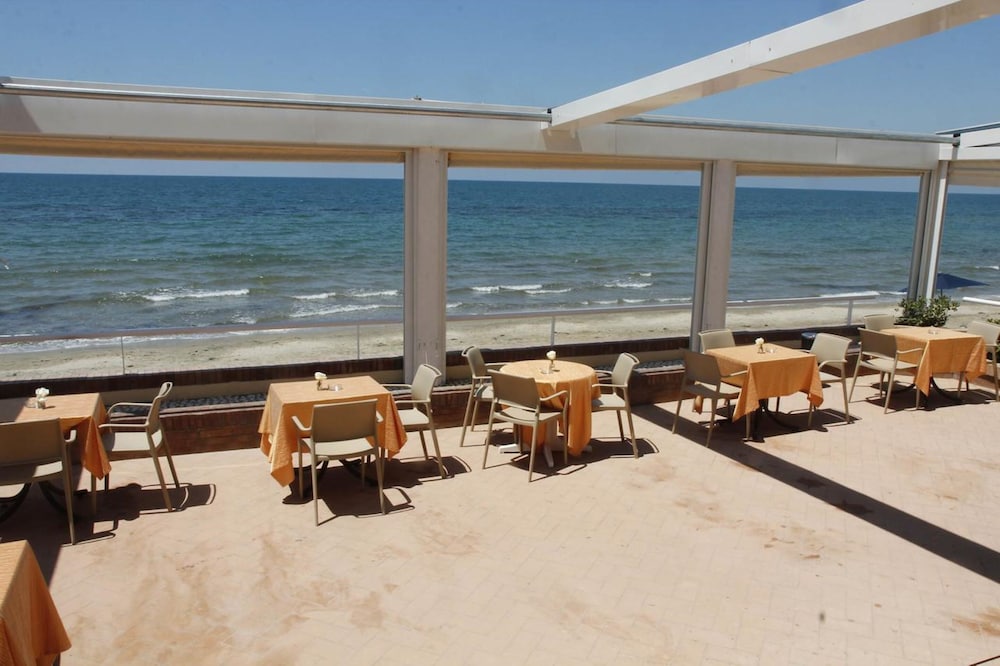 La Darsena Hotel 37/41